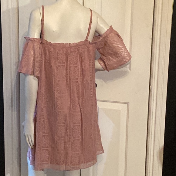 Off Shoulder Lace Shift Dress - Picture 3 of 9